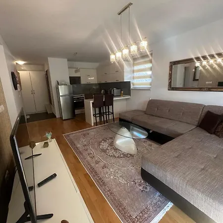 Din Apartment *